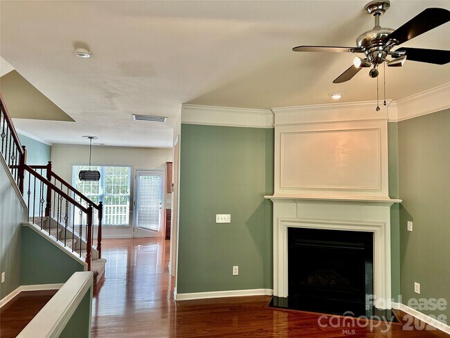 Foto del edificio - 1104 Drayton Ct