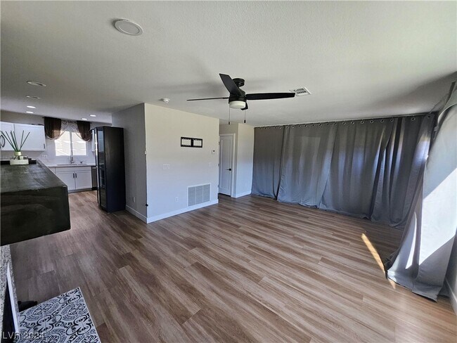 Building Photo - 250 Greenbriar Townhouse Way