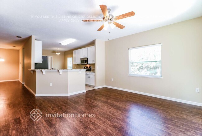 Foto del edificio - 2443 Longworthy Rd