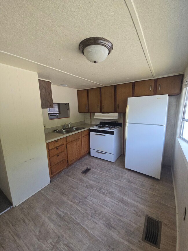 Foto del edificio - 93 Oakwood Cir