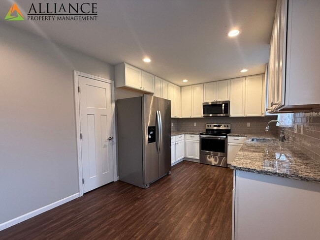 Building Photo - 112 Quail Ct