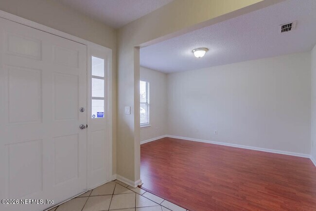 Foto del edificio - 5351 Morgan Horse Dr N