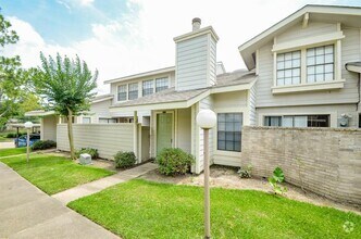 Building Photo - 6211 Ludington Dr