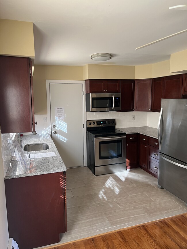 Foto del edificio - 25 Rolling Ridge Rd