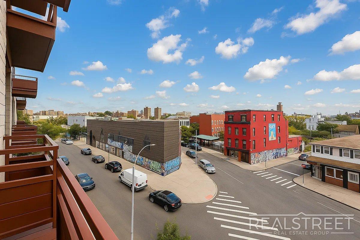 Building Photo - NO FEE | STUDIO1 BATH IN BUSHWICK | PRIVATE BALCONY | STEPS TO THE L TRAIN