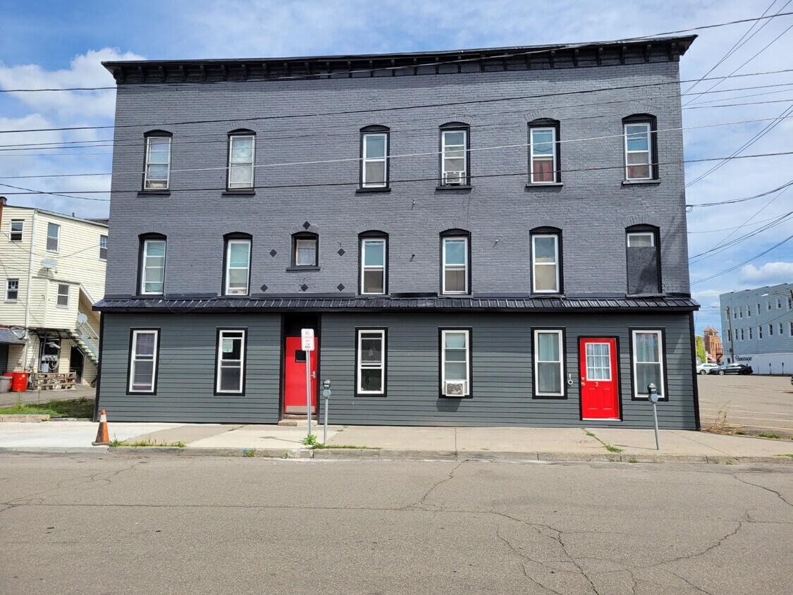 Primary Photo - 17 Broad St.
