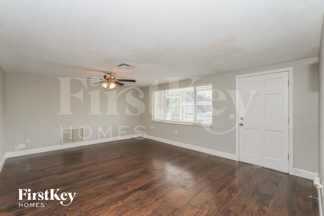 Foto del edificio - 3625 Galway Dr