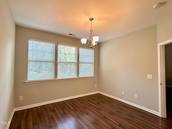 Building Photo - 606 Sawcut Ln