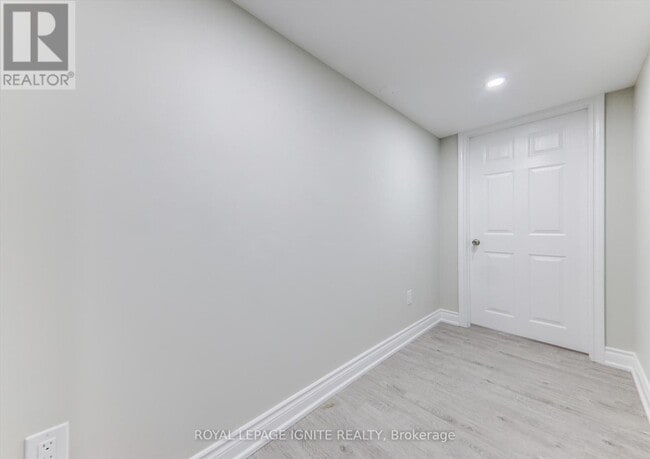 Building Photo - 15 Vanni Ave