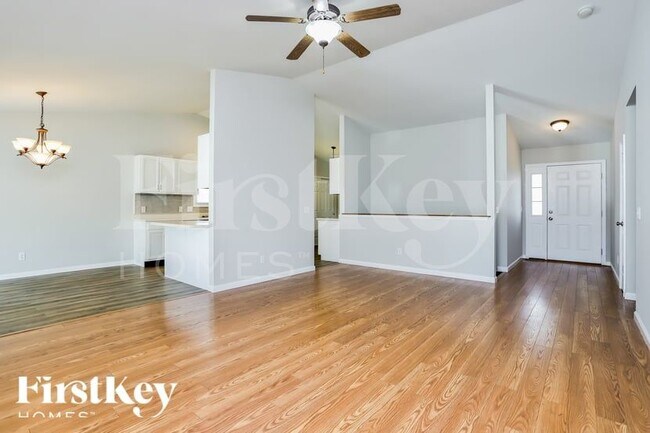 Building Photo - 456 Fawn Run Dr