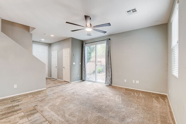 Building Photo - Beautiful 3 Bedroom in Gated Community!