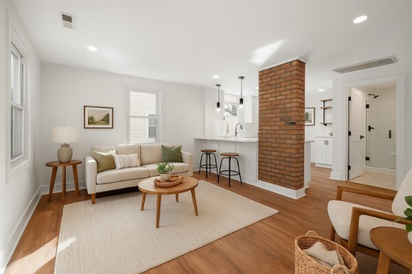 Foto del edificio - 910 Apex St