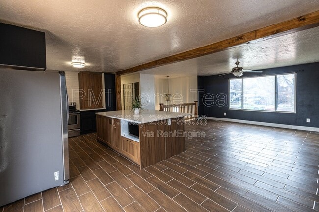 Building Photo - 1312 Roger Cir