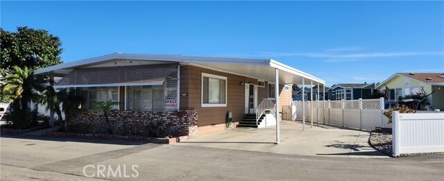 Foto del edificio - 16462 Poipu Ln