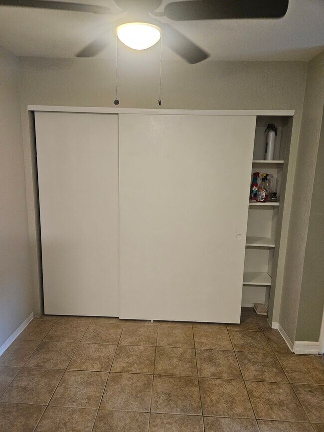 Foto del edificio - Beautiful 3 Bedroom 2 Bathroom Unit
