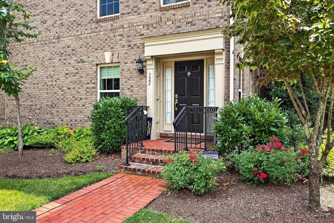 Foto del edificio - 322 N George Mason Dr