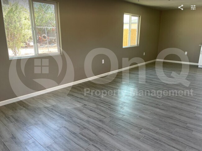Building Photo - 207 W Oklahoma St