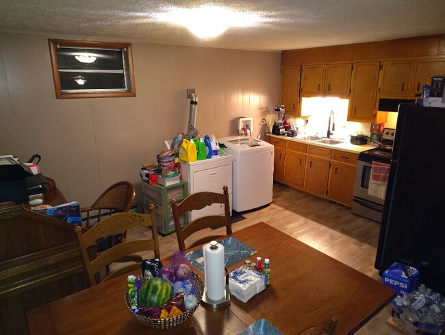 Foto del edificio - 3362-3362 Normandy Park Rd