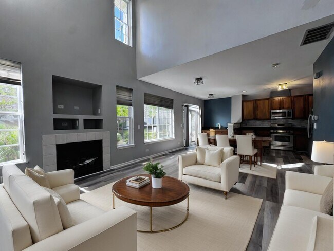 Building Photo - 2341 Claremont Ln