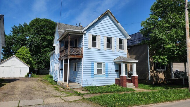 Foto del edificio - 212 1/2-207 1/2 N 11th St