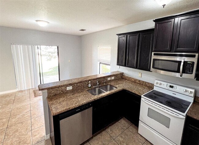 Foto del edificio - 1210 Windsor Lake Cir