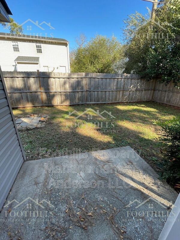 Foto del edificio - 4332 Old Mill Rd