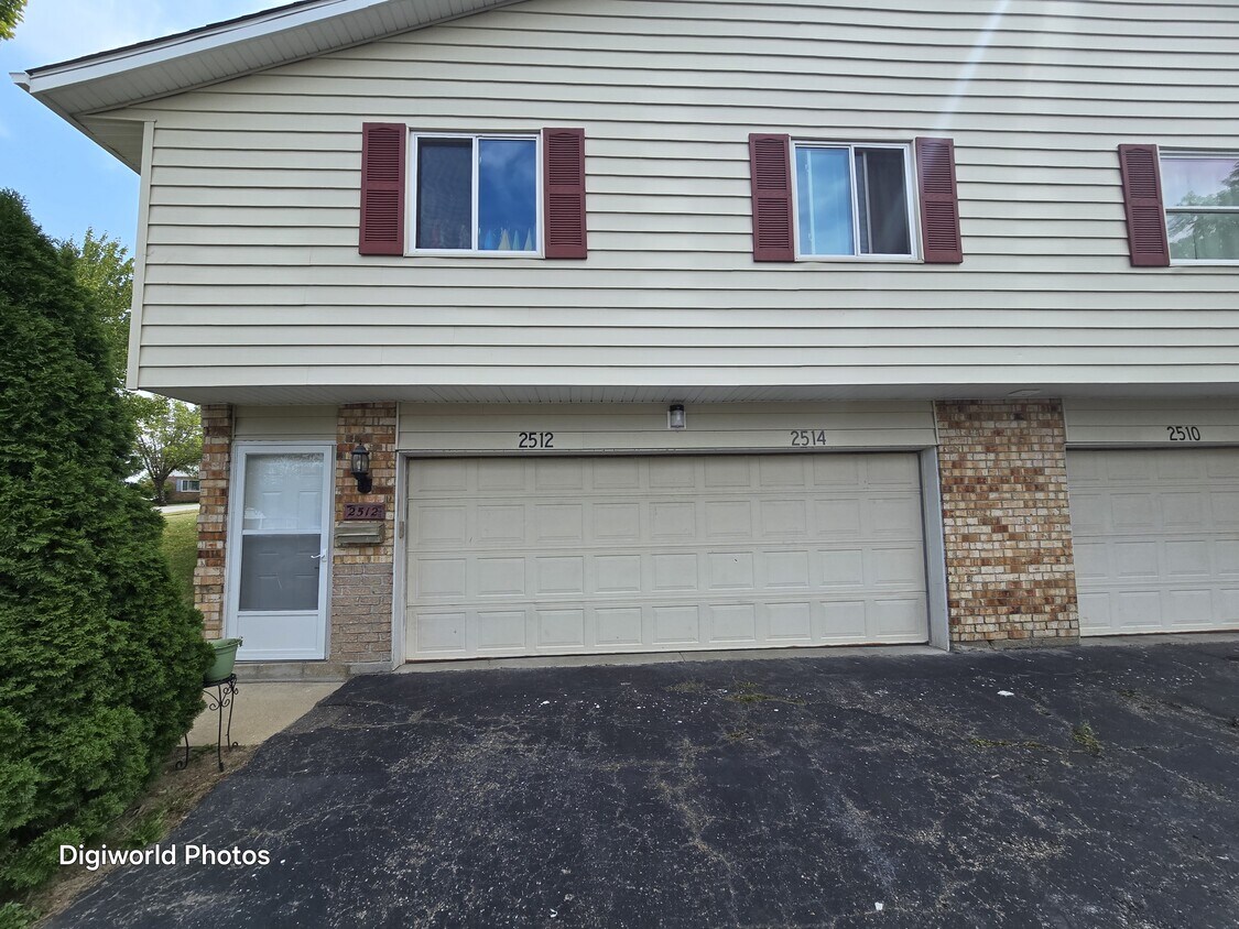 2514 Mustang Dr Unit 2514 Mustang Dr, Cincinnati, OH 45211 Condo for