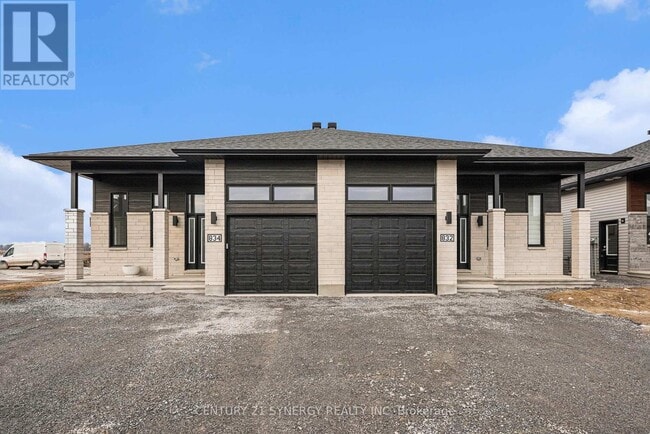 Building Photo - 253 Argile St