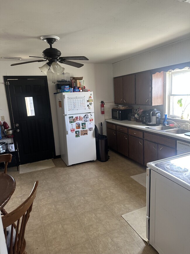 Foto del edificio - 737 N King St