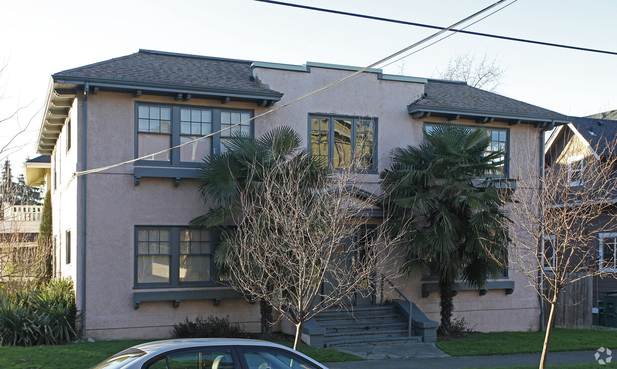 Building Photo - 805 29th Ave