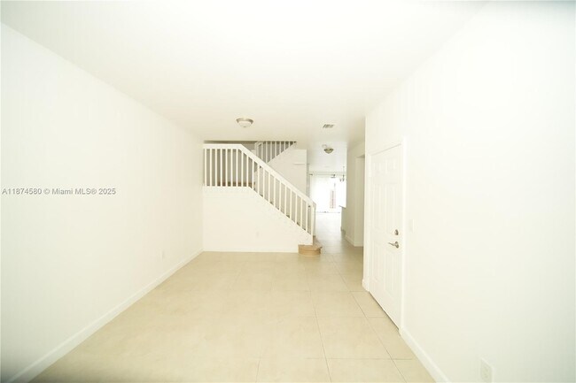 Foto del edificio - 10457 NW 61st St