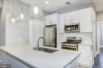 Building Photo - 1220 19th St NE