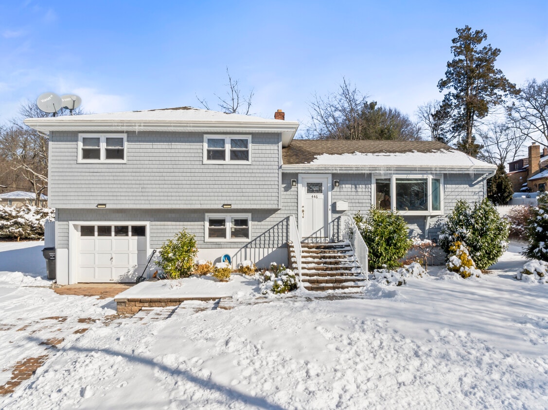 Primary Photo - 446 Roedel Pl