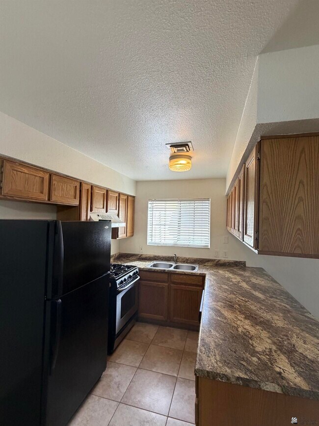 Foto del edificio - 1543 W 12th Ln