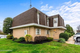 Building Photo - 321-323-323 Shore Dr