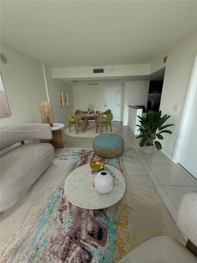 Foto del edificio - 1861 NW S River Dr