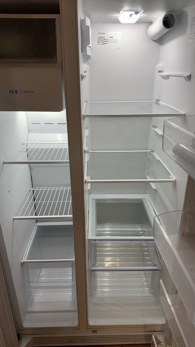 Foto del edificio - 3073 Eggert Rd