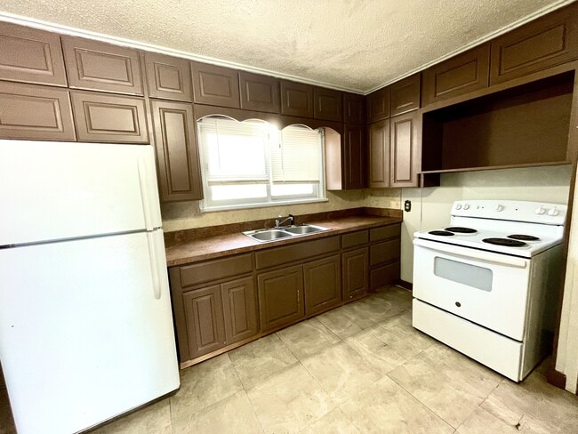 Building Photo - 111 5th Ave NW