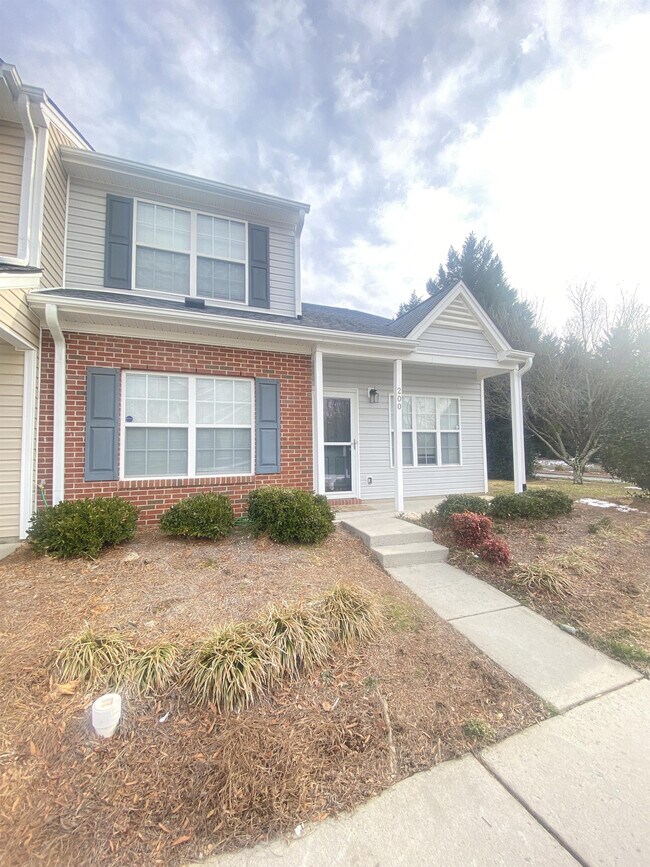 200 Bridford Downs Dr, Greensboro, NC 27407 Townhome Rentals in
