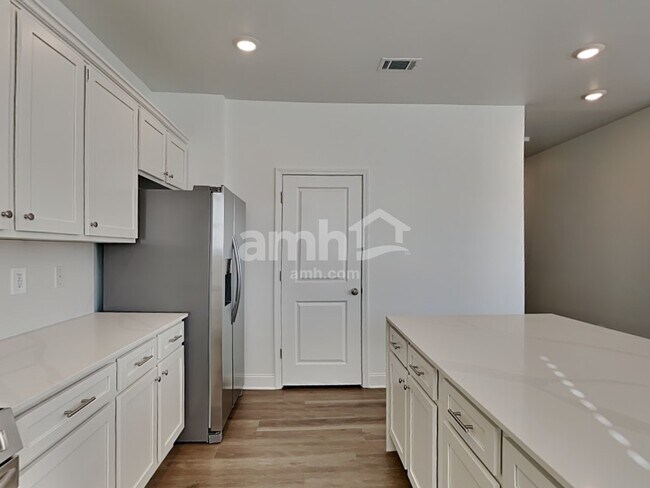 Foto del edificio - 216 Latitia Lane