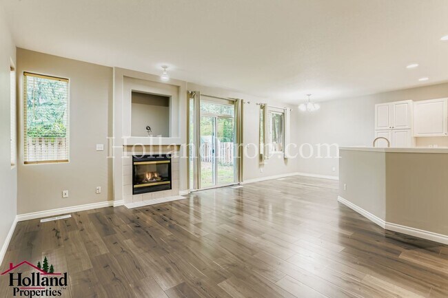 Foto del edificio - **New Lower Price: $2,375 + $150 Off for 3 Months! ** - 4-Bedroom Home in Prime Hillsboro Location