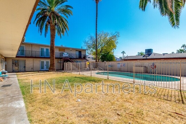 Foto del edificio - 3319 N 32nd St