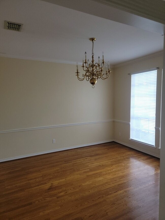 Building Photo - 4530 Oso Pkwy