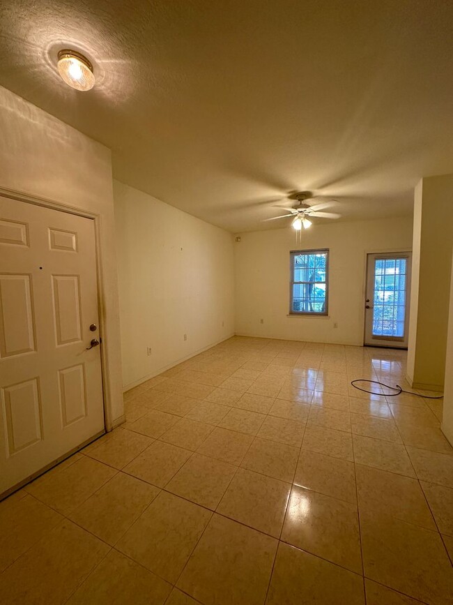 Foto del edificio - Beautiful 2/2 Condo in North Bonita - Acro...