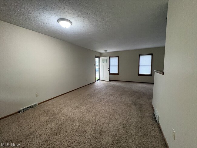 Foto del edificio - 1667 Ann Cir NE