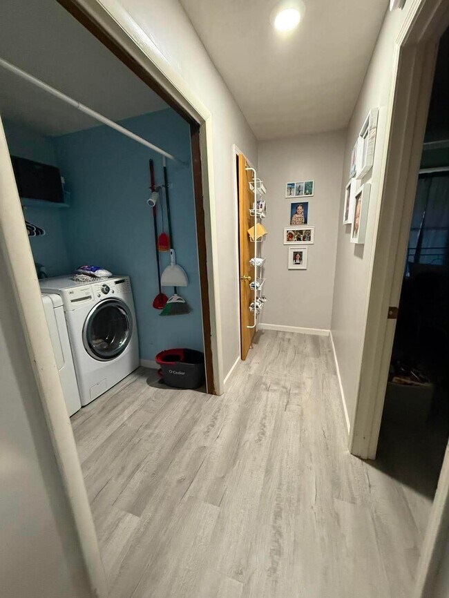 Foto del edificio - 320 Riverview St
