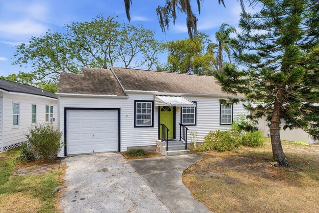 Building Photo - 1262 Woodlawn Ter