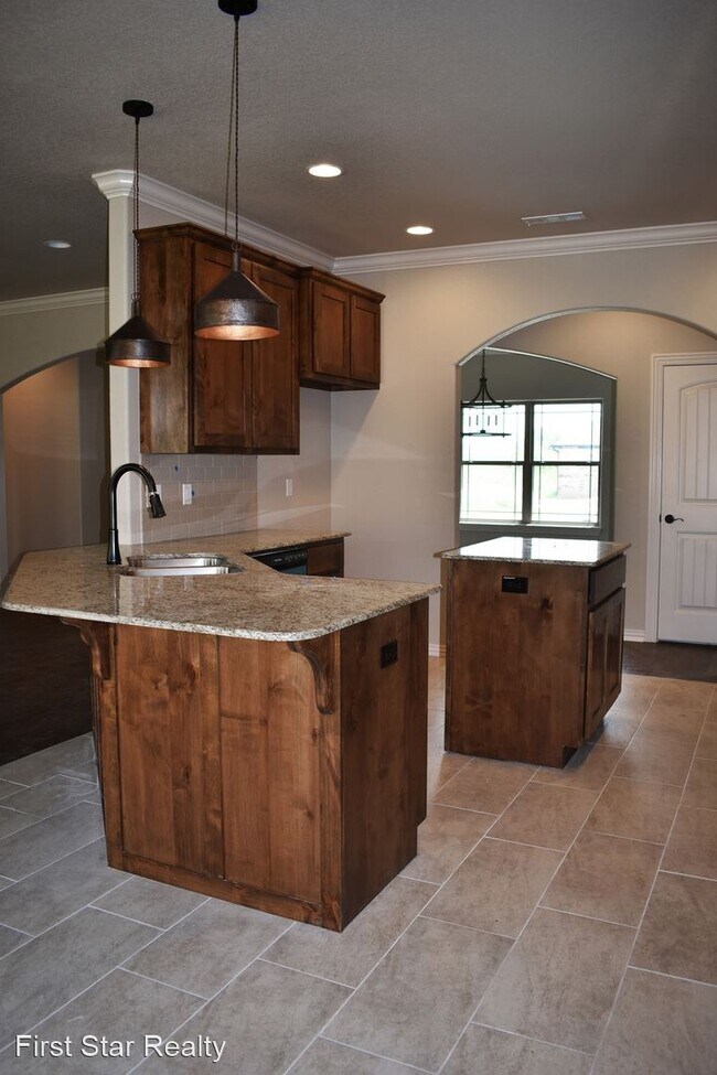 Foto del edificio - 4 br, 2.5 bath House - 5824 W Persimmon St...