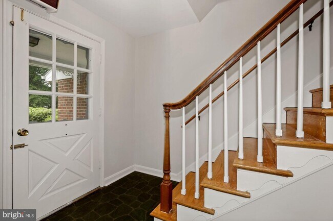 Building Photo - 1336 Gunnell Ct