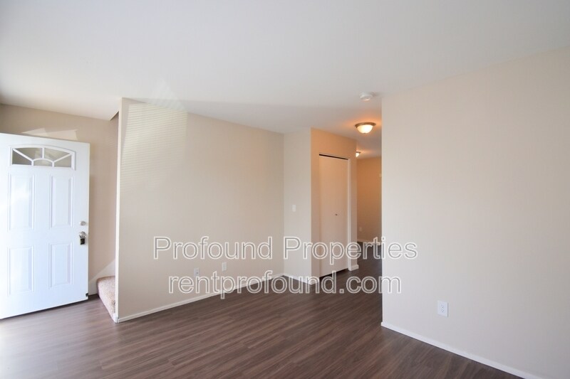 Photo - 738 NE 94th Avenue